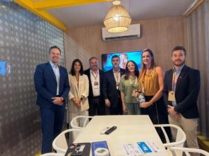 Leia mais sobre o artigo Búzios participa de reunião na FIT com presidente da Embratur para articular nova rota aérea entre Guarulhos e Cabo Frio