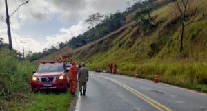 Leia mais sobre o artigo Batida entre motos deixa dois mortos na RJ-106, em Saquarema