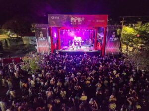 Leia mais sobre o artigo Mais de 13 mil pessoas prestigiam o MPB in Búzios 2025 na Praça Dona Dita no bairro Ferradura