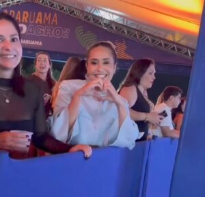 Leia mais sobre o artigo Prefeita de Araruama Daniela Soares torra milhões com Expo e comemora, enquanto população pena com a falta do básico