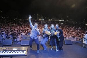 Leia mais sobre o artigo Mesmo atravessando problemas e percalços como queda na arredacao dos royalties, Búzios comemora 30 anos em grande estilo e Alexandre Martins mostra sua força e prestígio político