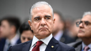 Leia mais sobre o artigo Júlio Lopes, conhecido como Deputado fanfarrão, é investigado pelo MPF por emendas milionárias