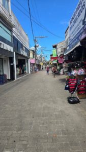 Leia mais sobre o artigo Apagão no Centro de Cabo Frio deixa comerciantes no prejuízo e gera revolta contra a Enel