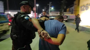 Leia mais sobre o artigo Homem é preso em Cabo Frio por estuprar sobrinho de 13 anos dentro de casa