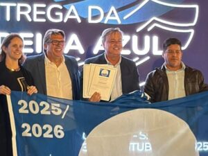Leia mais sobre o artigo Prefeito Alexandre Martins participa da cerimônia nacional de entrega da Bandeira Azul e celebra conquista inédita de Búzios