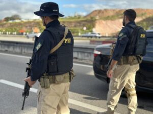 Leia mais sobre o artigo Mais de 120 veículos roubados são recuperados nas rodovias federais do RJ