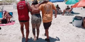Leia mais sobre o artigo Mulher sofre mal súbito na Praia do Pontal do Peró e é atendida pela Guarda Marítima e Ambiental e pelo Corpo de Bombeiros