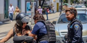 Leia mais sobre o artigo Praça Porto Rocha, em Cabo Frio Patrulha Maria da Penha da Guarda Civil cria espaços de escuta na Praça Porto Rocha, em Cabo Frio