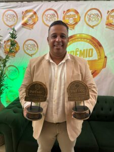 Leia mais sobre o artigo Coluna do Victor Martins/ Reconhecimento que Inspira: o Valor de Premiar Quem Movimenta Cabo Frio