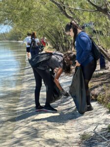 Leia mais sobre o artigo Trecho da trilha Caiçara x Acaíra da Rota Cabista recebe mutirão de limpeza