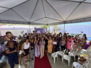 Leia mais sobre o artigo Prefeitura de Búzios realiza formatura de mais de 130 mulheres na Casa da Mulher Buziana, na Rasa
