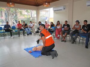 Leia mais sobre o artigo Prefeitura de Búzios capacita 50 moradores em Curso de Primeiros Socorros