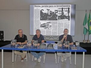 Leia mais sobre o artigo Livro sobre a emancipação de Búzios é lançado em evento no município