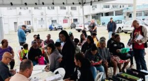 Leia mais sobre o artigo Cabo Frio inicia entrega de crachás a ambulantes cadastrados