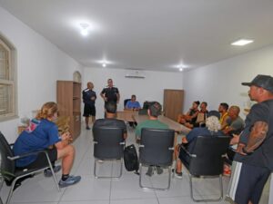 Leia mais sobre o artigo Secretaria de Ordem Pública se reúne com trabalhadores da Praia de João Fernandes para reforçar organização e segurança