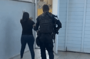 Leia mais sobre o artigo Foragida, “Dama do Crime” e viúva de chefe do CV é presa no RJ