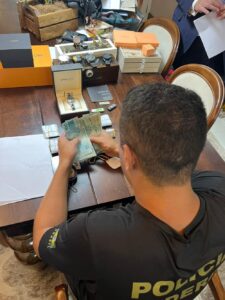 Leia mais sobre o artigo PF mira aplicações de R$ 1 bilhão do Rioprevidência no Banco Master; presidente e diretores são alvo de buscas