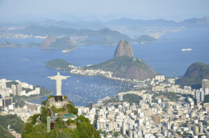 Leia mais sobre o artigo Pesquisa revela que 68% dos cariocas deixariam o Rio de Janeiro se pudessem