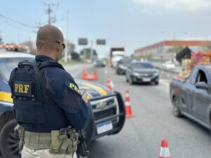 Leia mais sobre o artigo Operação Atena consolida reforço da segurança nas rodovias federais do RJ