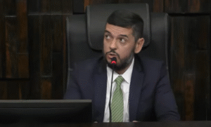 Leia mais sobre o artigo Estado paralisado: políticos temem o trancamento do caixa do governo em ano eleitoral e trabalham para que Bacellar renuncie