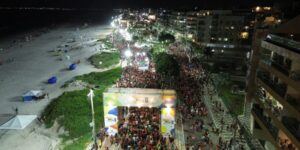 Leia mais sobre o artigo Shows, Arenas Kids e desfiles de blocos marcam o domingo de Carnaval em Cabo Frio