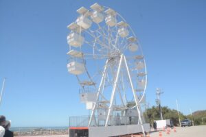 Leia mais sobre o artigo Roda-gigante volta ao Mirante Dona Célia e garante atração especial durante o Carnaval em Iguaba Grande