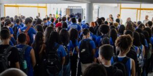 Leia mais sobre o artigo Ano letivo de 2026 começa para mais de 30 mil alunos da rede municipal de Cabo Frio