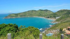 Leia mais sobre o artigo MPF cobra cumprimento imediato de decisões judiciais para desocupar e recuperar a Praia Brava em Búzios (RJ)