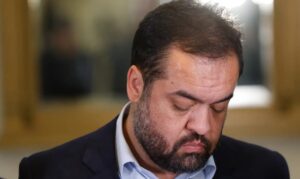 Leia mais sobre o artigo Castro avalia renunciar no RJ antes do fim de julgamento no TSE