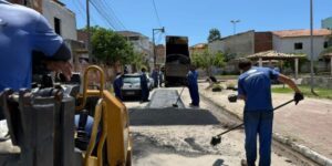 Leia mais sobre o artigo Asfalto, limpeza e capina marcam mutirão no Cajueiro, em Cabo Frio