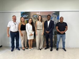 Leia mais sobre o artigo Assistente consular dos Estados Unidos visita Búzios para fortalecer relações turísticas