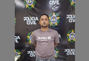 Leia mais sobre o artigo Foragido da Justiça é preso enquanto passeava em shopping de Cabo Frio