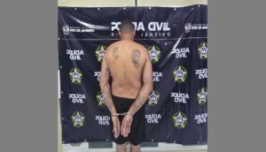 Leia mais sobre o artigo Foragido por tráfico em MG é preso em Búzios após tentar se esconder como turista