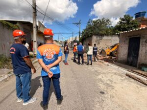 Leia mais sobre o artigo Prefeitura de Cabo Frio atua em área com acúmulo de lixo no bairro Reserva do Peró
