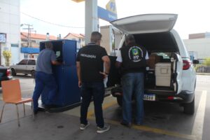 Leia mais sobre o artigo PROCON DE IGUABA REALIZA FISCALIZAÇÃO EM POSTOS DE COMBUSTÍVEIS EM PARCERIA COM A ANP