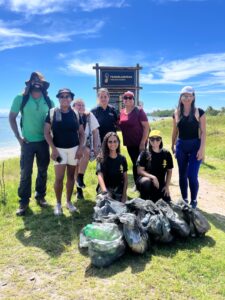 Leia mais sobre o artigo Ação de manejo e educação ambiental revitaliza trecho da Rota Cabista em Arraial do Cabo