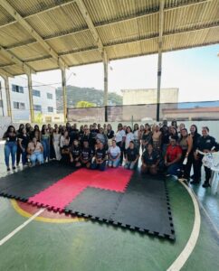 Leia mais sobre o artigo Projeto “Flor de Aço” inicia atividades com aula inaugural em Arraial do Cabo