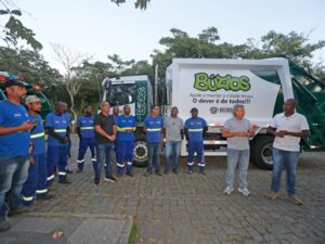 Leia mais sobre o artigo Prefeitura de Búzios recebe primeiros caminhões da nova frota de coleta de lixo