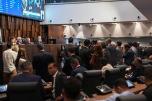 Leia mais sobre o artigo Deputados do PL acusam Paes de tentar vencer eleição para governador ‘no tapetão’ e ‘demonizar’ Alerj para autoridades de Brasília