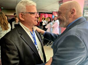 Leia mais sobre o artigo Secretário de Saúde do RJ lança nova caderneta de vacinação,   em evento do Ministério da Saúde