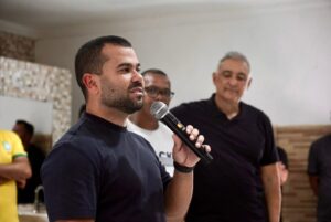 Leia mais sobre o artigo Felipe Pampolha participa de encontro em Rio das Ostras ao lado do prefeito