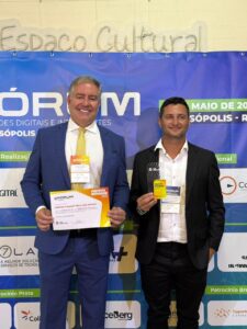 Leia mais sobre o artigo Arraial do Cabo conquista prêmio por inovação educacional no Fórum de Cidades Digitais e Inteligentes