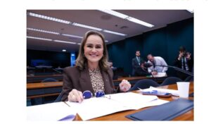 Leia mais sobre o artigo DEPUTADA DANIELA DO WAGUINHO APRESENTA PROJETO DE LEI PARA FORTALECER DIREITOS DE ADULTOS COM AUTISMO