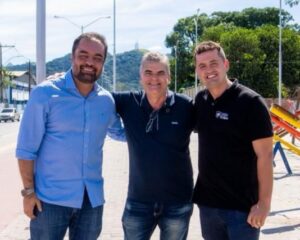 Leia mais sobre o artigo Fora do Palácio Guanabara, Cláudio Castro retoma agendas políticas e se encontra com aliados de Paes