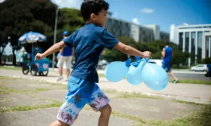 Leia mais sobre o artigo Lei que garante acompanhante para crianças atípicas em hospitais públicos e privados do Rio é sancionada