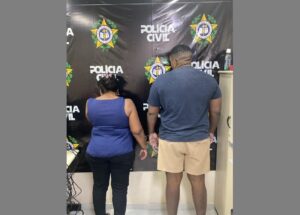 Leia mais sobre o artigo Polícia Civil prende mãe e filho suspeitos de aplicar golpes imobiliários em Cabo Frio