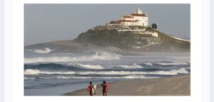 Leia mais sobre o artigo CAPITAL ESTADUAL DO SURFE: ONDAS QUE MOVIMENTAM QUASE R$180 MILHÕES NA ECONOMIA DE SAQUAREMA