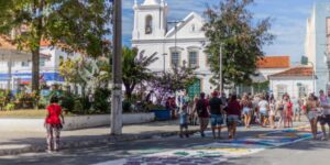 Leia mais sobre o artigo Cabo Frio terá os tradicionais tapetes de sal  de Corpus Christi
