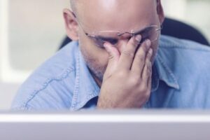 Leia mais sobre o artigo Cerca de 72% dos brasileiros trabalham em modo de sobrevivência, diz estudo