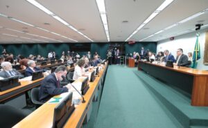 Leia mais sobre o artigo CCJ da Câmara aprova PEC que reduz maioridade penal de 18 para 16 anos; texto avança no Congresso
